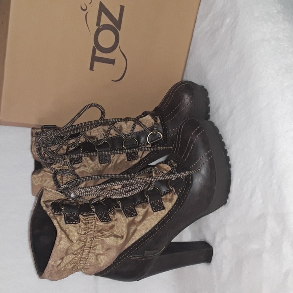 TOZ bown and beige/green women's boots